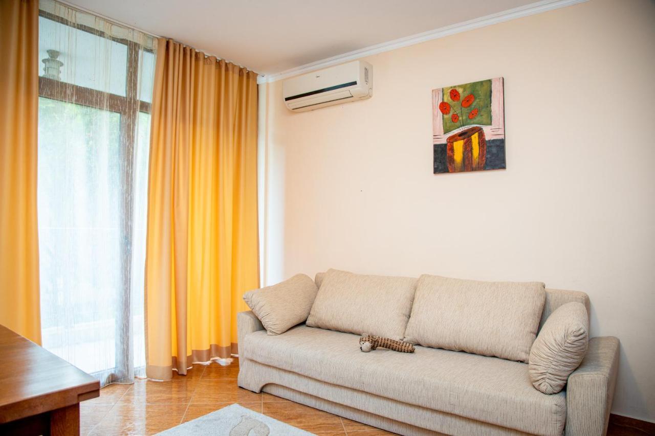 Helios Studio In A Complex In St Vlas By Flat Mаnаger Свети Влас Екстериор снимка